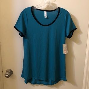 NWT Lularoe Classic T (XS)